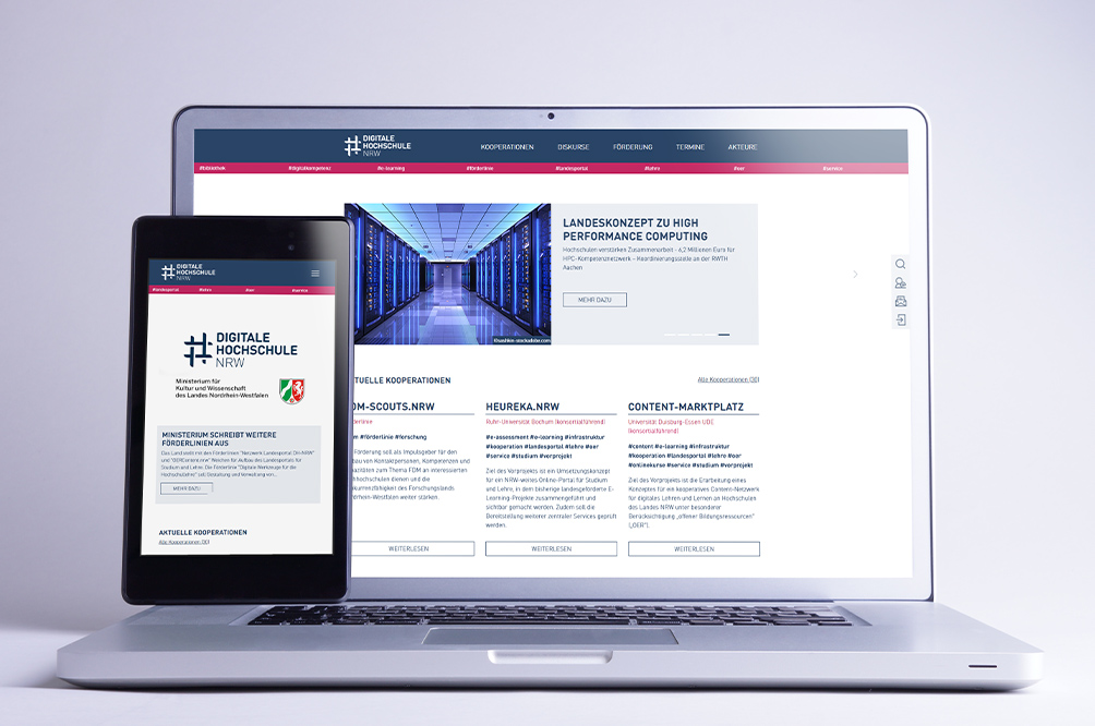 Die Website der digitalen Hochschule Nordrhein-Westfalen auf dem Tablet und dem Laptop.